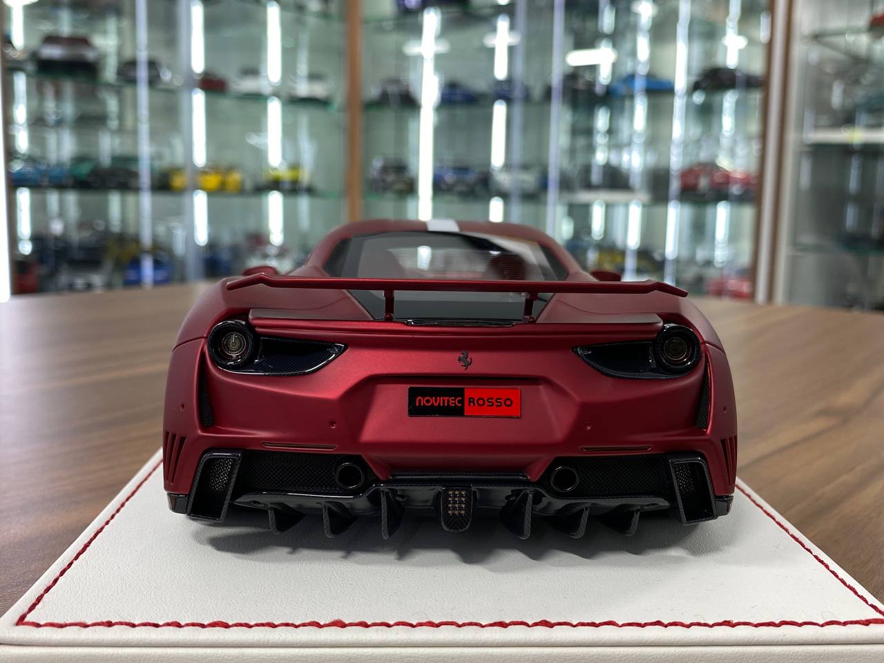 1:18 Resin Model – Davis & Giovanni Ferrari 488 GTB N-Largo – Matt Chrome Red, White/Black Stripe – Limited 5 pcs