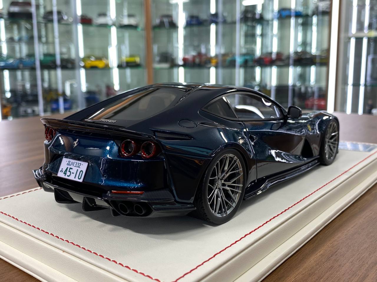 1/18 Resin  – Davis & Giovanni  Ferrari 812 Superfast Chameleon Limited 01 of 01 pcs