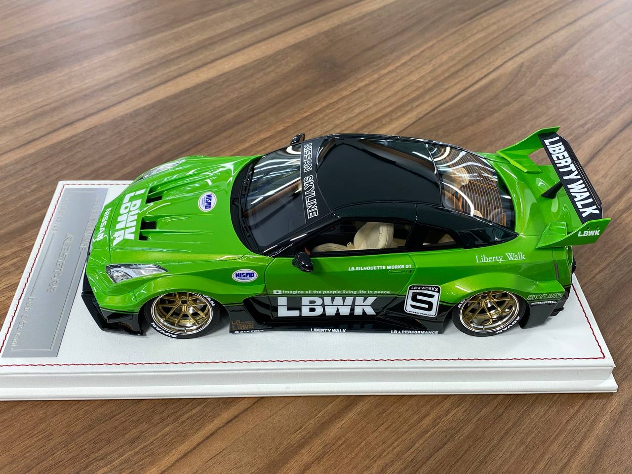 1/18 Resin  – Davis & Giovanni Nissan R35 GT-RR LBWK Metallic pearl green / dark green with decals Limited- 6 pcs