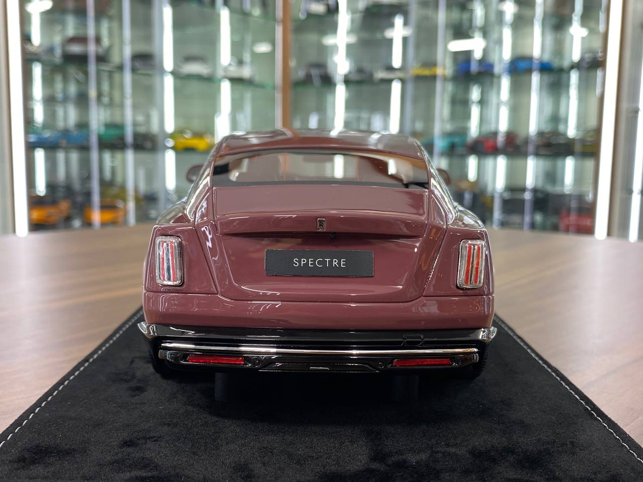 1/18 Resin Model – H&H Rolls Royce Spectre Morganite Pink  Ltd.Edn.50 pcs