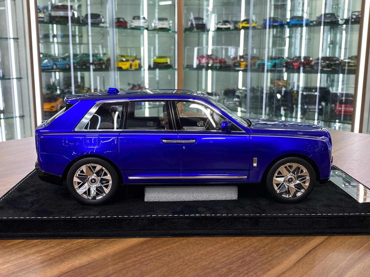 1/18 Resin H&H Rolls Royce Cullinan Series II Salamanca Blue Ltd.Edn.30 pcs