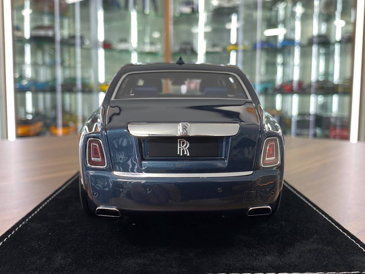 1/18 Resin H&H Rolls Royce Phantom Extended Wheelbase II Heavenly Collection  Ltd.Edn.20 pcs
