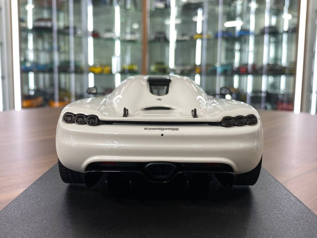 1/18 Resin Model GT Spirit Koenigsegg CC850 - White Limited Edition