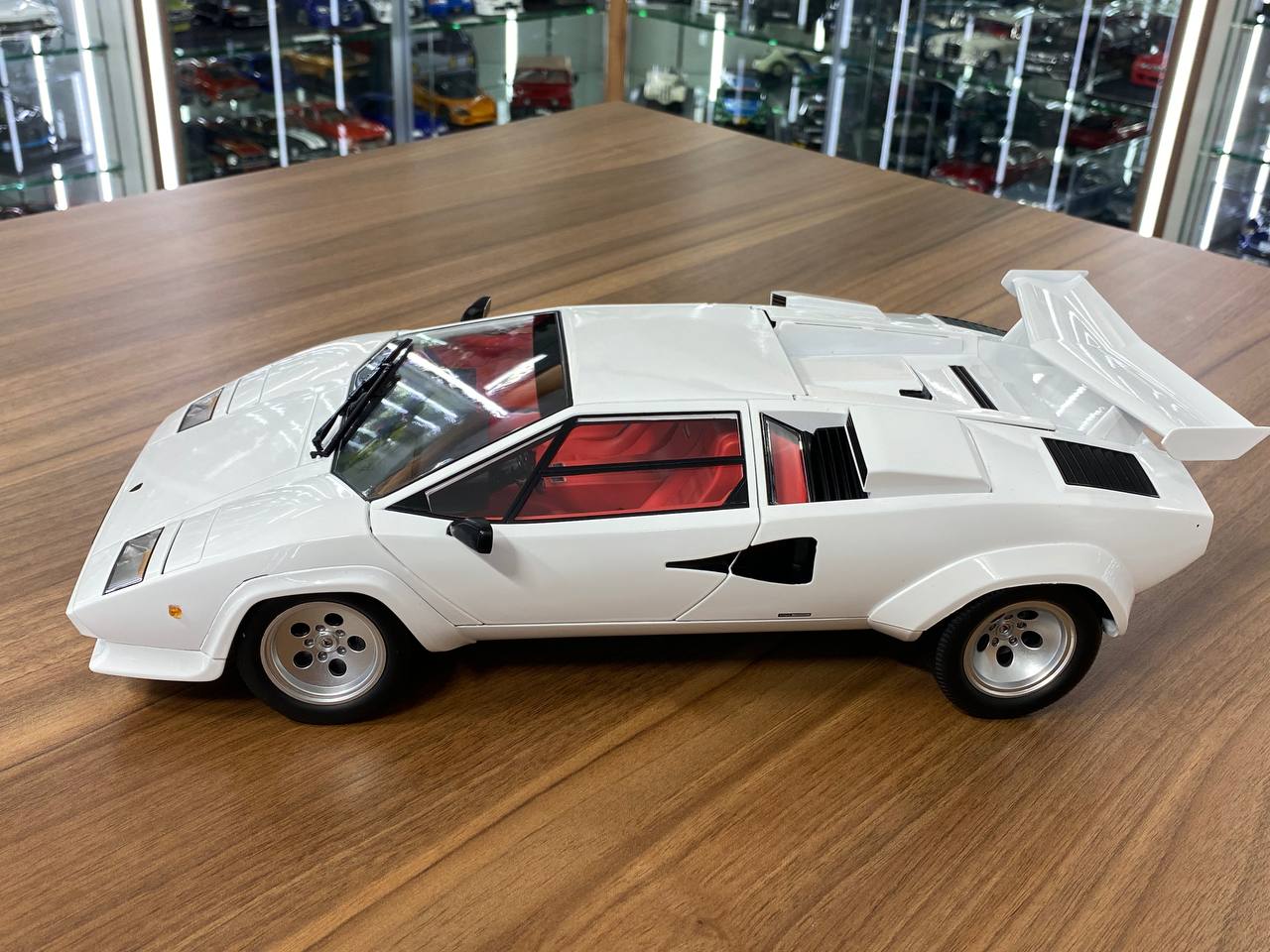 1/12 Diecast Full opening KK Scale Lamborghini Countach LP5000 QV in White
