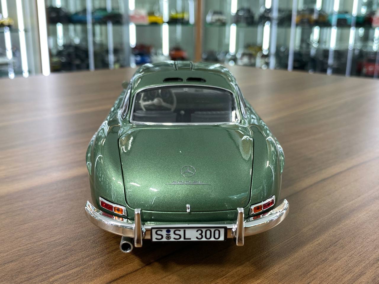 MERCEDES-BENZ 300SL (1954-1957), hellgrün-metallic MERCEDES-BENZ 300SL (1954-1957), hellgrün-metallic