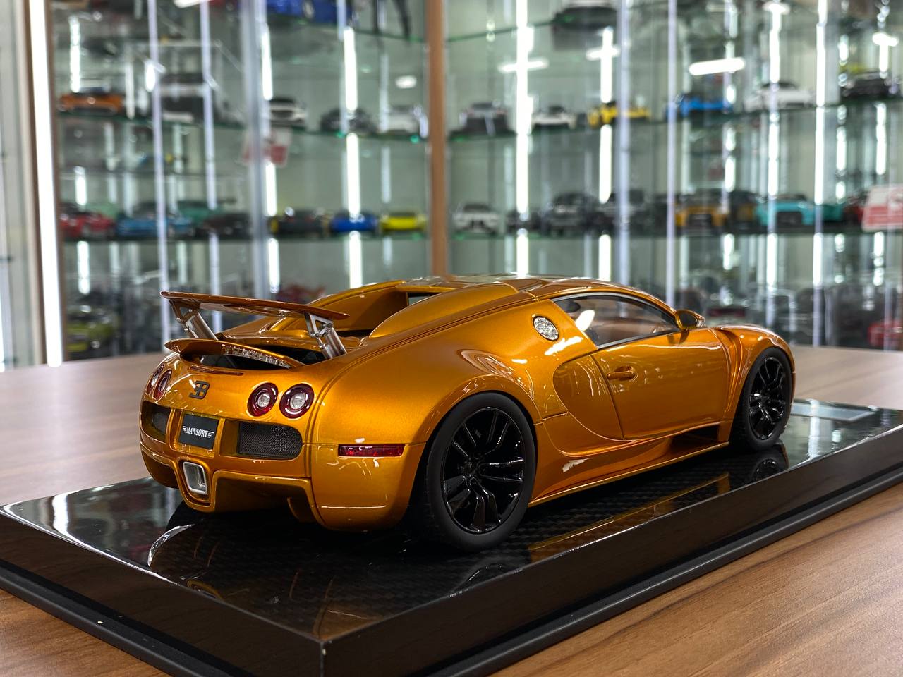1/18 Resin Model – Bugatti Veyron | Ultra Unique | Gold | Limited 20 pcs