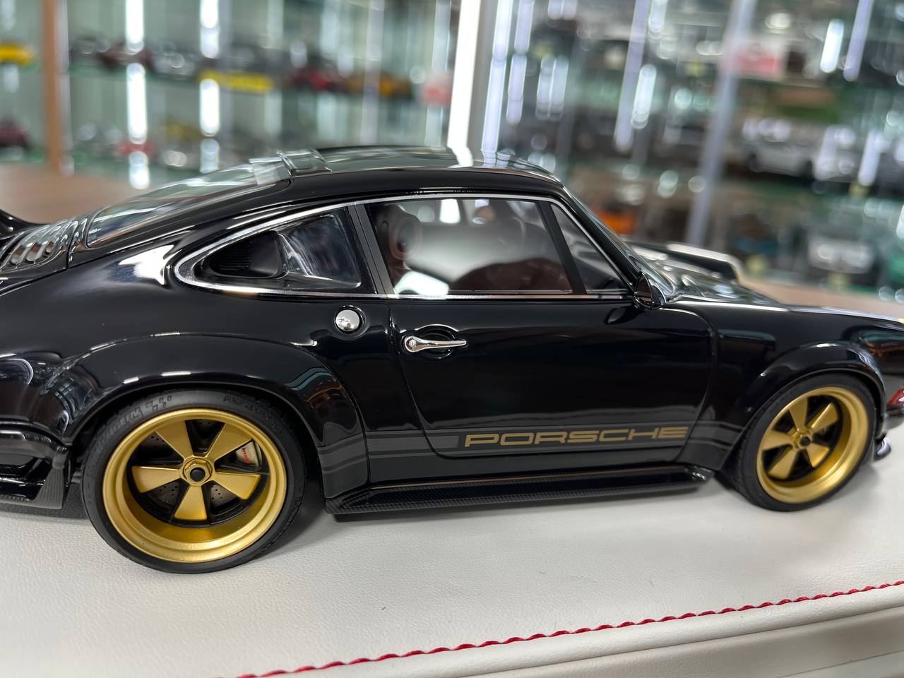 Ivy Models 1:18 Porsche Singer DLS – Midnight Gold | Resin | Limited to 30 pcs