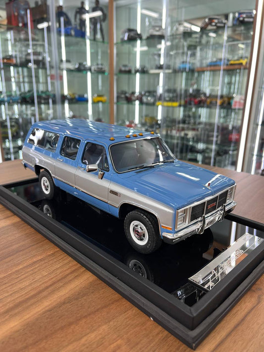 1:18 GMC Suburban 2500 (1986) – Sky Blue – Resin by Old School Models – Limited 100 pcs