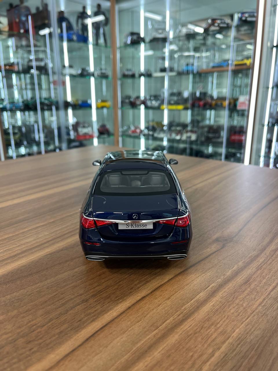 1:18 Diecast Norev Mercedes-Benz S-Class | Metallic Blue | Full Opening