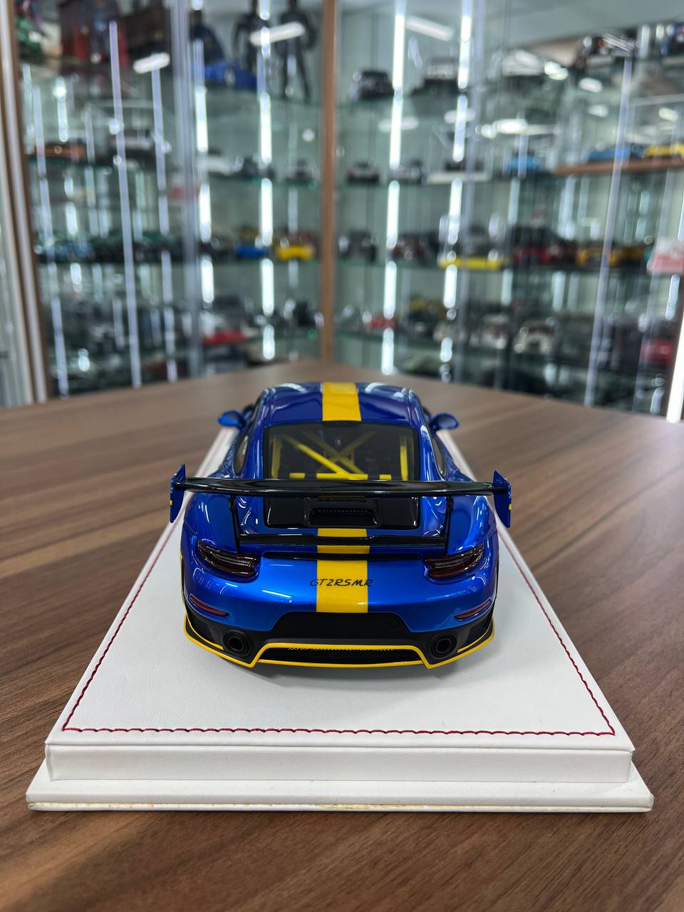 1/18 Porsche 911 GT2 RS MR Manthey Racing | Resin| Blue/Yellow | 1 of 1 | Davis & Giovanni