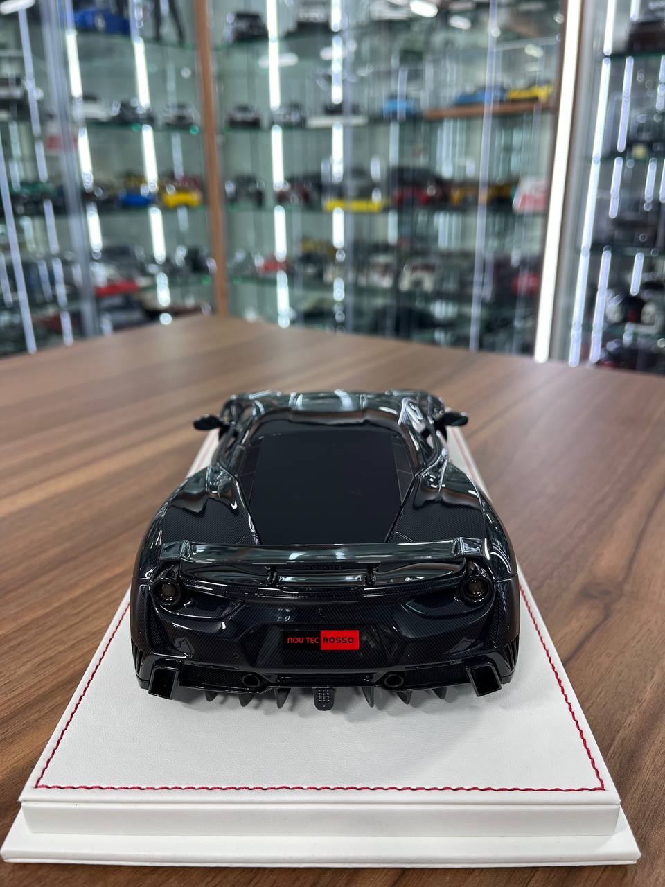 1/18 Ferrari 488 GTB N-Largo z| Davis & Giovanni | Resin | Carbon Fiber x White | 1 of 1