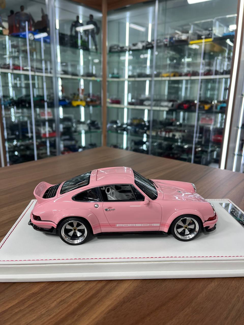 ★ 1/18 Porsche Singer DLS by Ivy Models – Pink | Limited to 30 Pieces