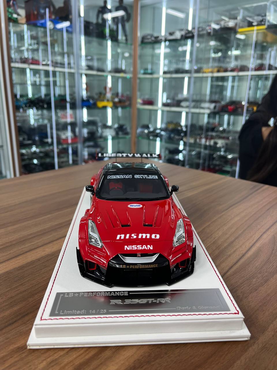 ★ 1/18 Davis & Giovanni Nissan R35 Nismo GT-RR LBWK #5 – Metallic Red | Limited to 25 Pieces