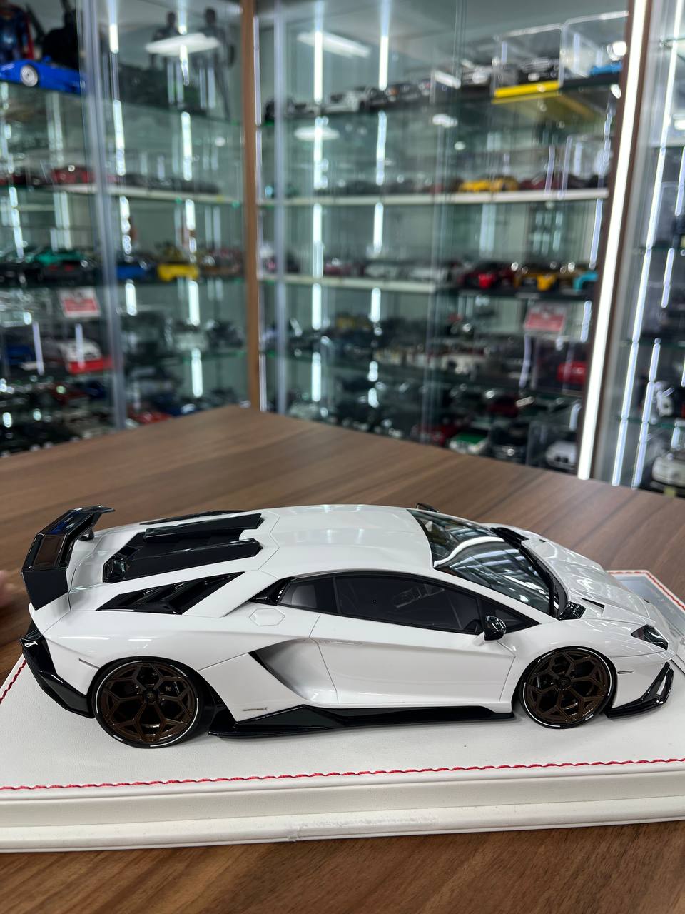 1/18 Lamborghini Aventador S White | Davis & Giovanni | Limited to 30 Pieces