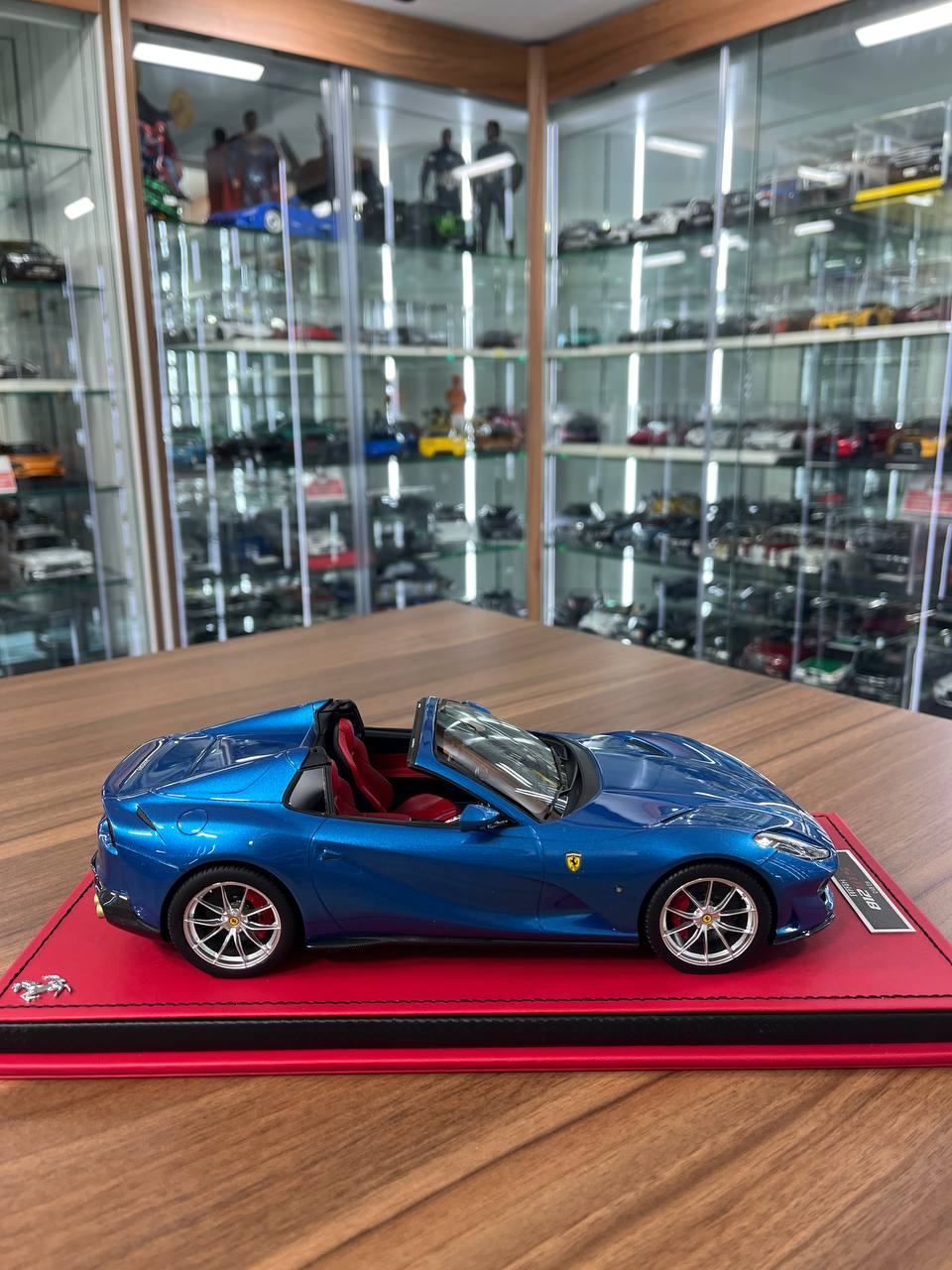 1/18 Ferrari 812 GTS DXB Edition – Blue | MR Collection Resin Model | Limited Edition