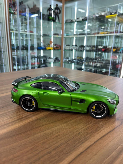 1/18 Diecast Norev Mercedes-Benz AMG GT Black Series – Green Hell Magno |