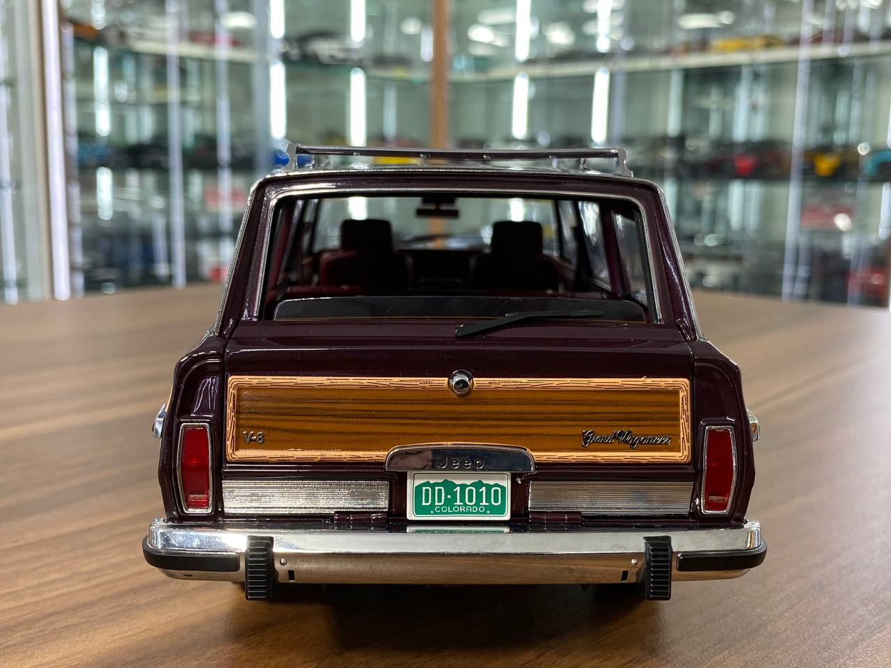 1/18 Diecast Jeep Grand Wagoneer 1991 Black Cherry | DD Model | Full Openings