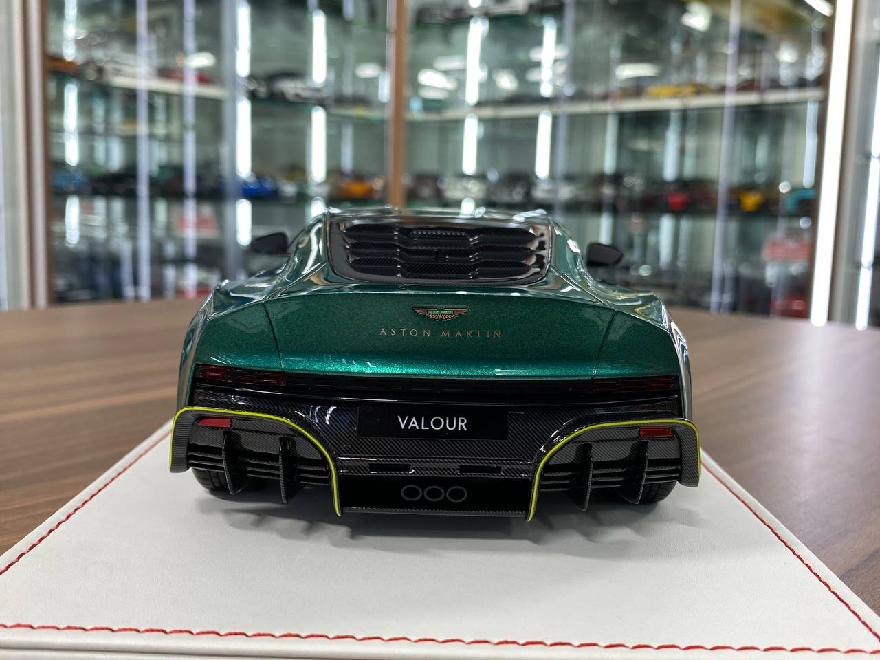 1/18 Resin Aston Martin Valour by Runner Limited 50 pcs Racing Green