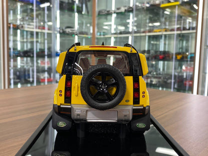 1/18 Resin MotorHelix Land Rover Defender 110 Desert Yellow Limited 50 pcs