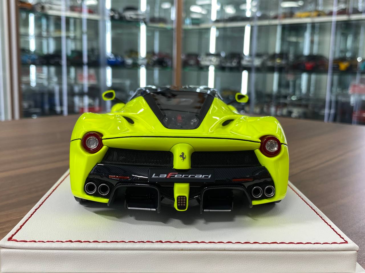 1/18 Ferrari LaFerrari by Davis & Giovanni fluorescent yellow with Black Roof