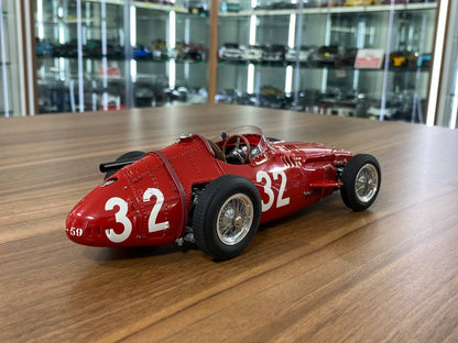 CMC Maserati 250 F GP Monaco, 1957 Sieger J.M Fangio, Start Nr. 32 [1/18 Red Diecast]