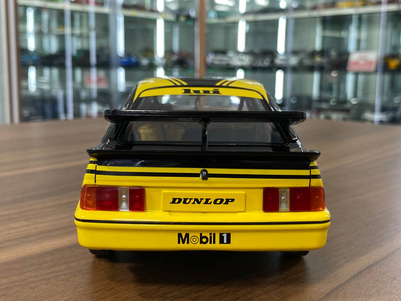 Solido Ford Sierra RS 500 - 1/18 Diecast Model, Partial Opening - Black