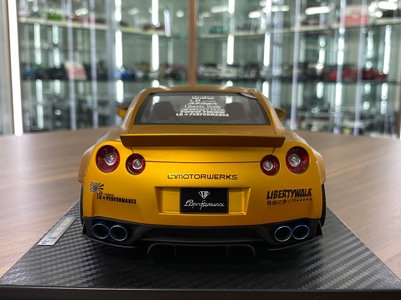 LB★Works Nissan GT-R R35 Satin Gold MINI GT LB-WORKS Nissan GT-R (R35) Satin Gold w/ Carbon Type