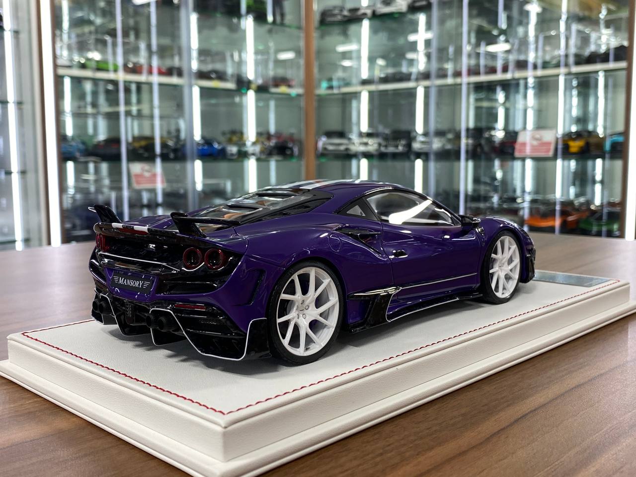 1/18 Resin Ferrari F8XX MANSORY Purple metallic, white stripes – Davis & Giovanni | Limited 6 pcs