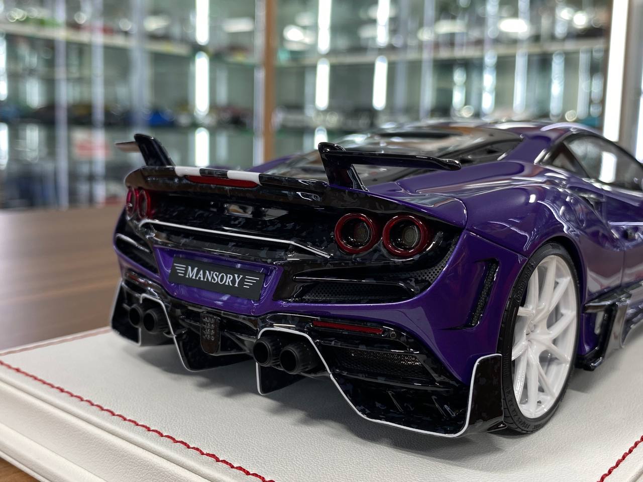 1/18 Resin Ferrari F8XX MANSORY Purple metallic, white stripes – Davis & Giovanni | Limited 6 pcs