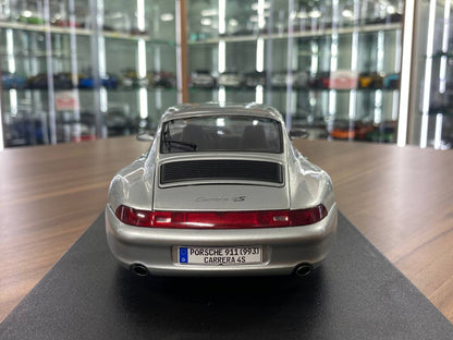 1/18 Diecast Porsche 911 (993) Carrera 4S in Silver | Solido