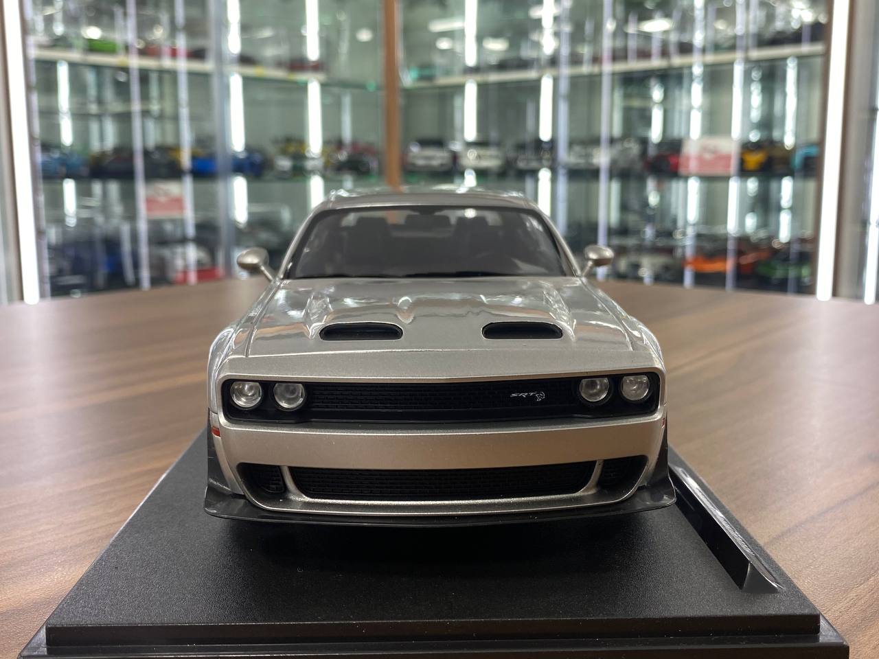 1/18 Diecast Solido Dodge Challenger SRT HellCat RedEye WIDE BODY Triple Nickel 2023 in Silver