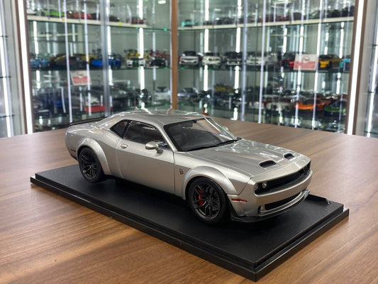 1/18 Diecast Solido Dodge Challenger SRT HellCat RedEye WIDE BODY Triple Nickel 2023 in Silver