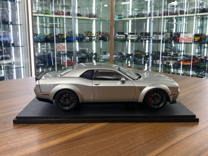1/18 Diecast Solido Dodge Challenger SRT HellCat RedEye WIDE BODY Triple Nickel 2023 in Silver