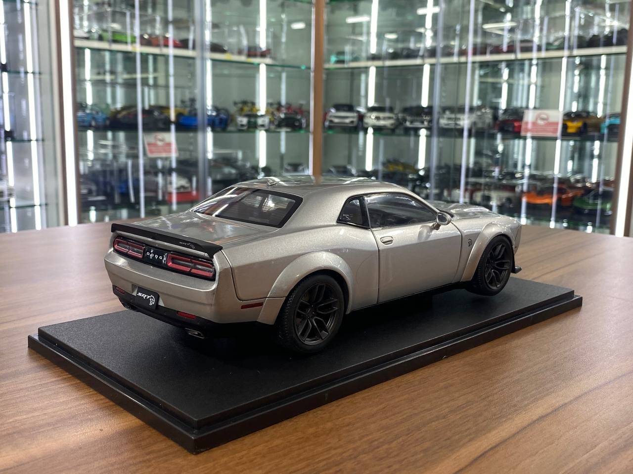 1/18 Diecast Solido Dodge Challenger SRT HellCat RedEye WIDE BODY Triple Nickel 2023 in Silver