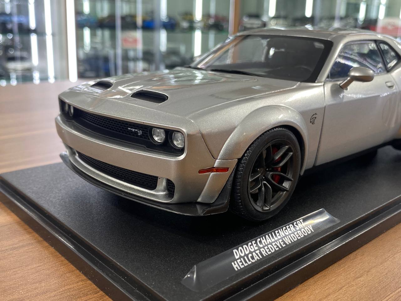1/18 Diecast Solido Dodge Challenger SRT HellCat RedEye WIDE BODY Triple Nickel 2023 in Silver