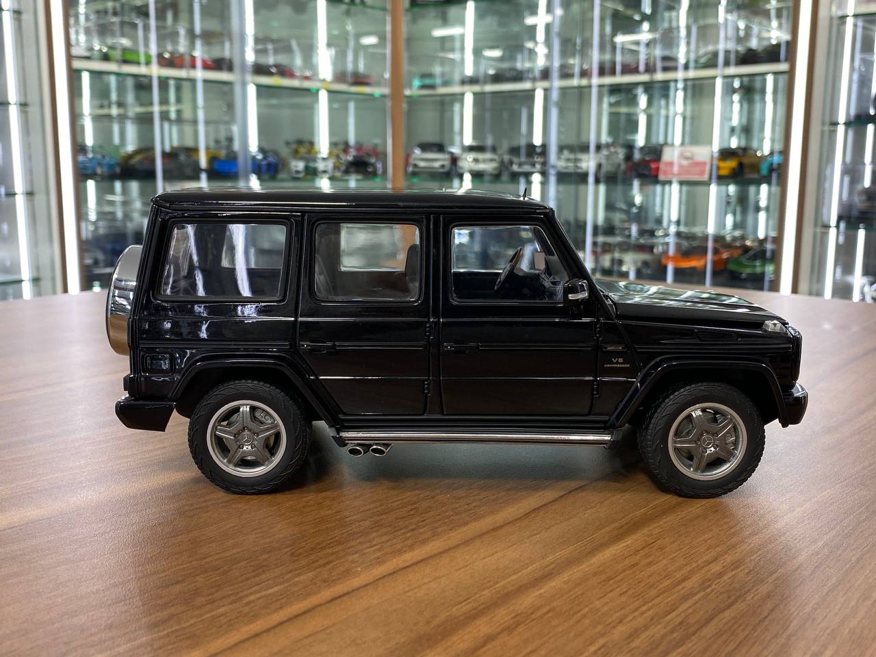 1/18 Diecast Mercedes benz G 55 AMG 2009 Black Autoart