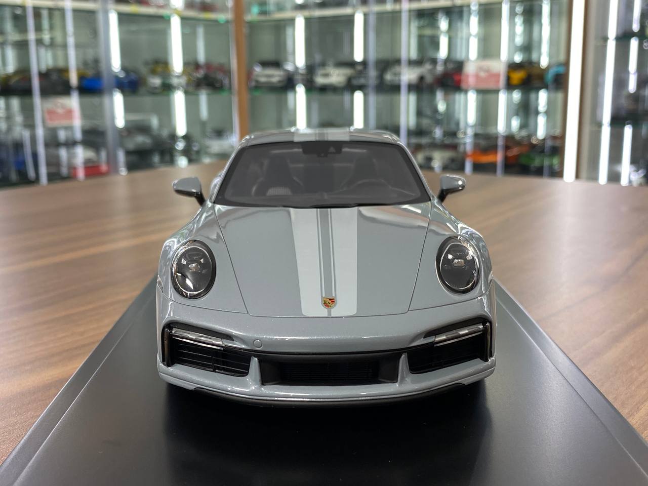 1/18 Resin Model - Porsche 911 Sport Classic Grey Metallic by Spark Models
