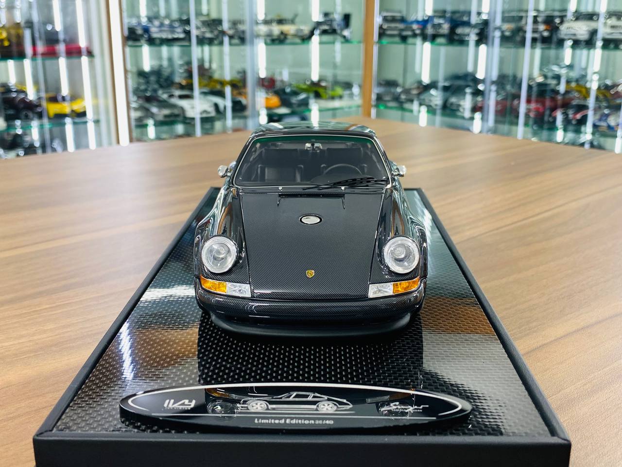Ivy Model Porsche 911 Singer – 1/18 Resin Model, Visible Carbon, Limited to 40 Units