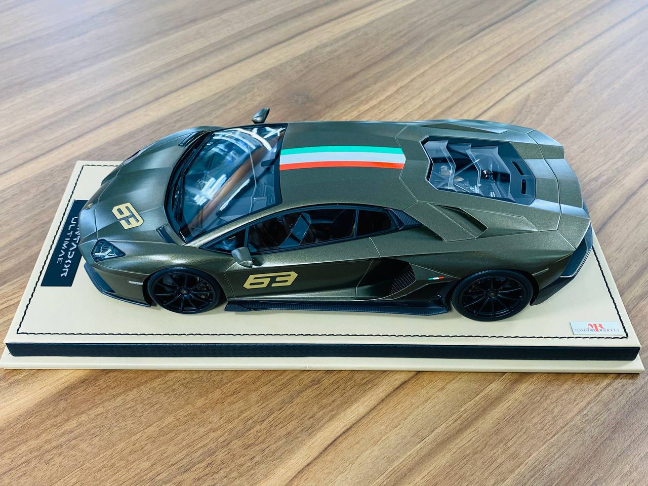 1/18 Resin Lamborghini Aventador Navy Green by MR Collection