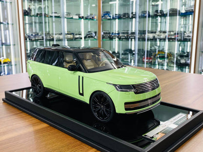 MotorHelix Range Rover Autobiography 2022 – 1/18 Resin Model, Light Green, Limited 99