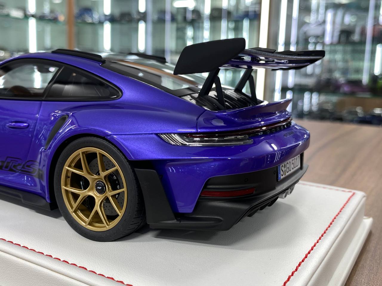 Ivy Model 1/18 Porsche 911 992 GT3 RS Weissach – Ultraviolet, Limited to 20 pcs