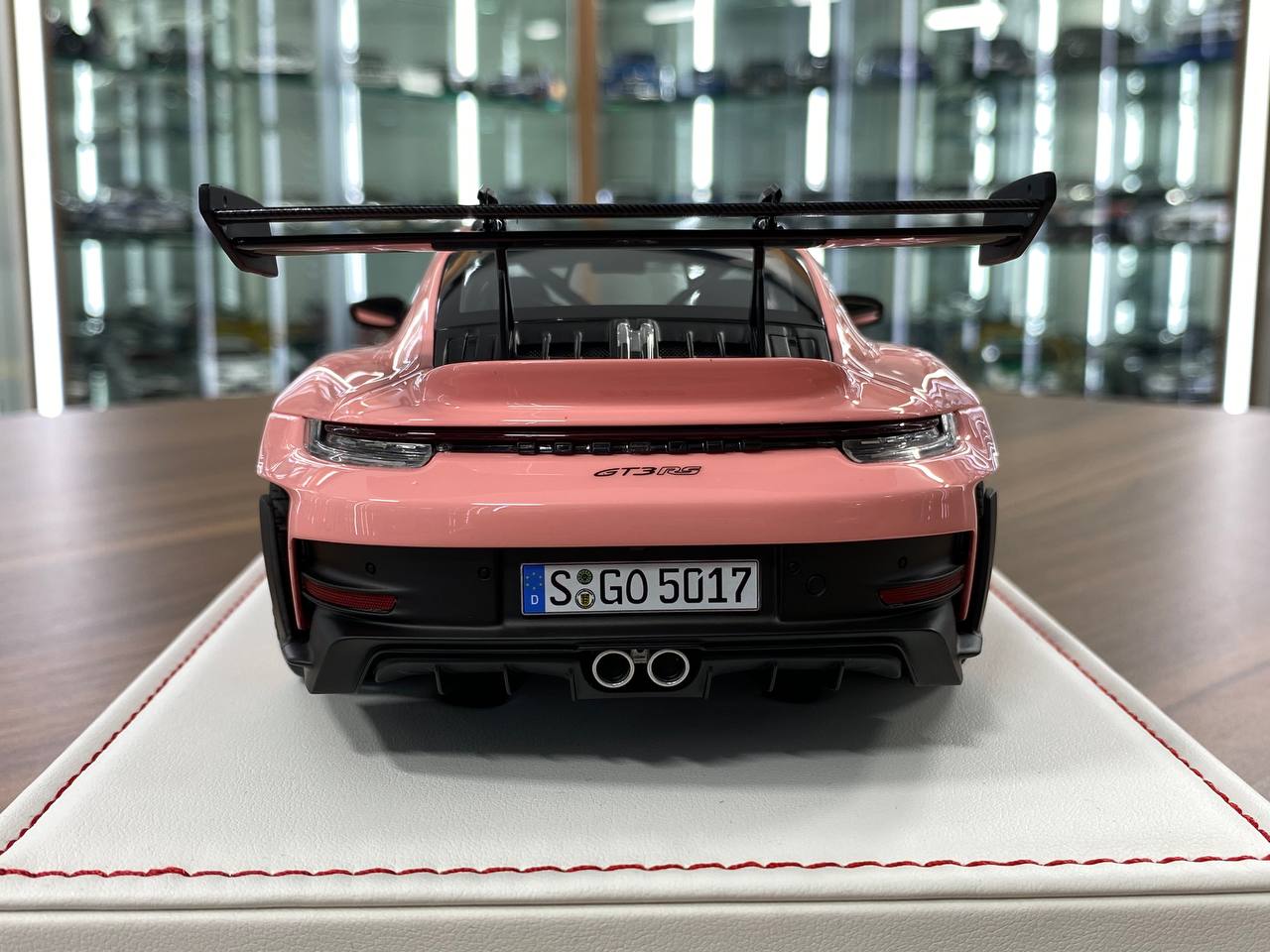 Ivy Model 1/18 Porsche 911 992 GT3 RS Weissach – Pink Sakura, Limited to 25 pcs.
