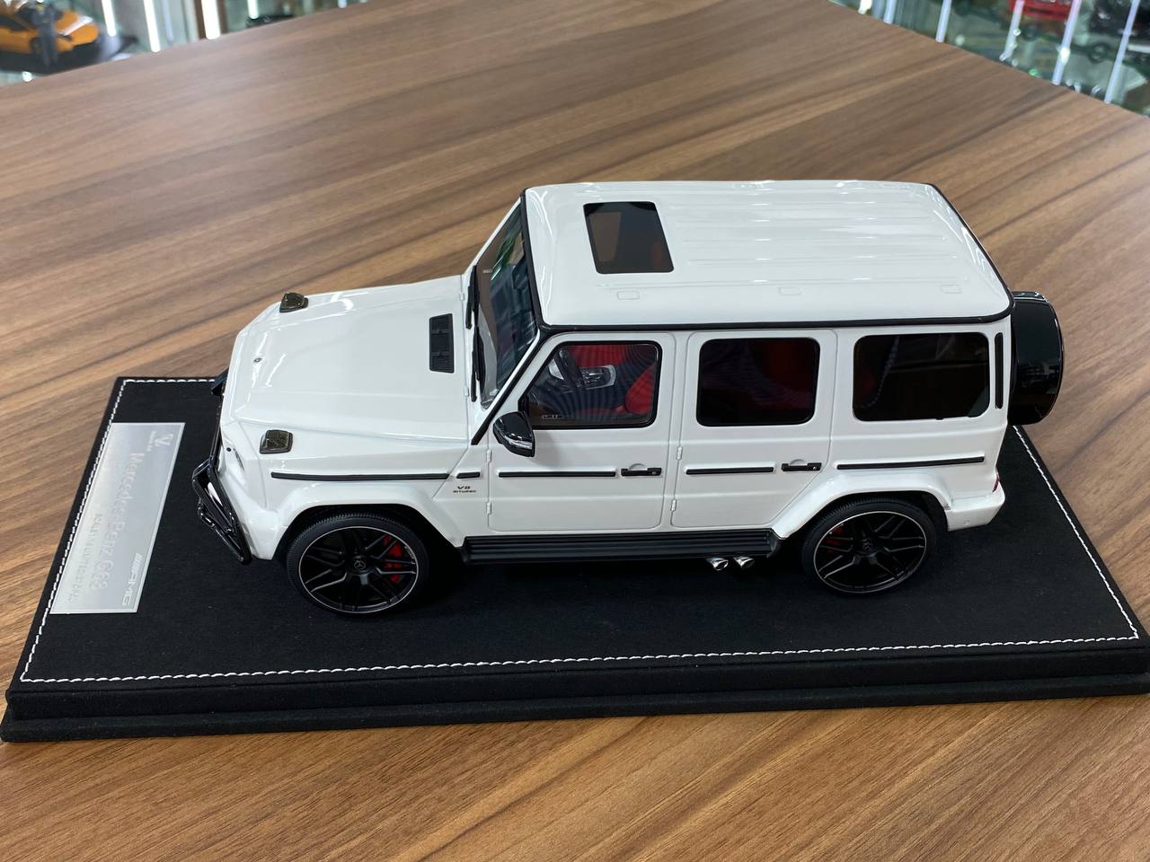 1/18 Resin Model - Mercedes-Benz AMG G63 with Removable Grill (White/Red Interior)