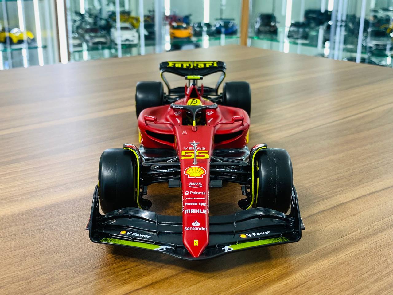 1/18 Metal Diecast Bburago Ferrari F1-75 C.Sainz #55 (2022) Matt Red/Yellow