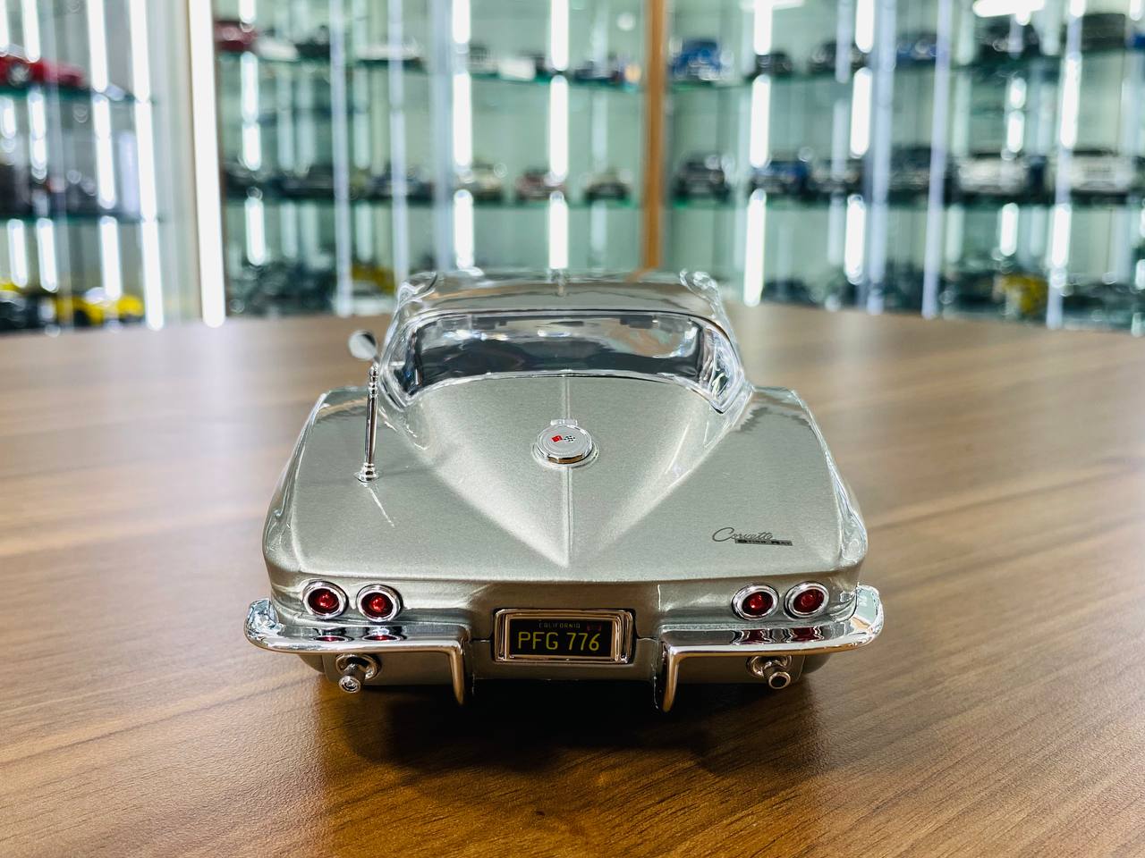 1/18 Diecast Maisto Chevrolet Corvette 1965 Silver