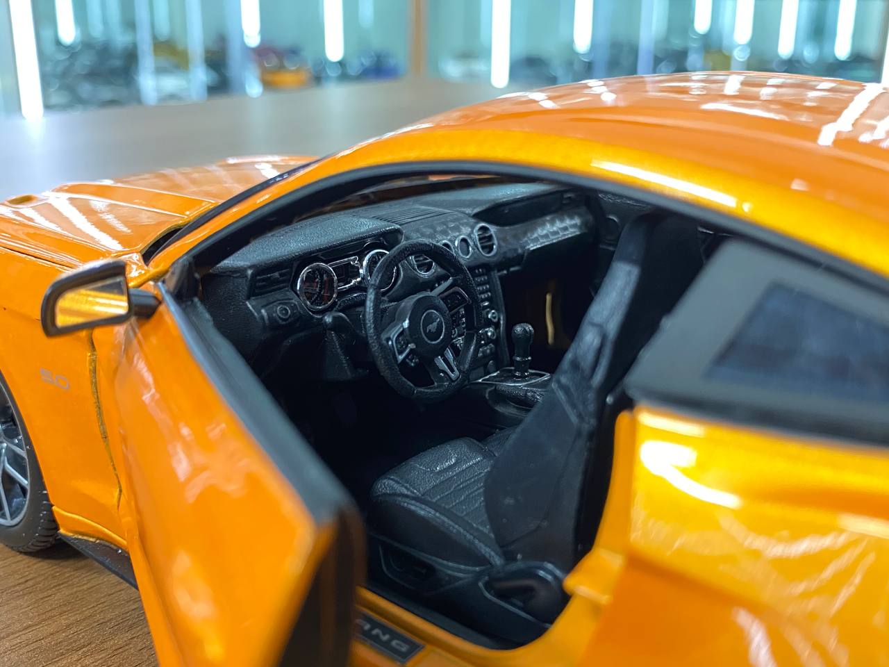 1/18 Diecast Maisto Ford Mustang 2015 Orange