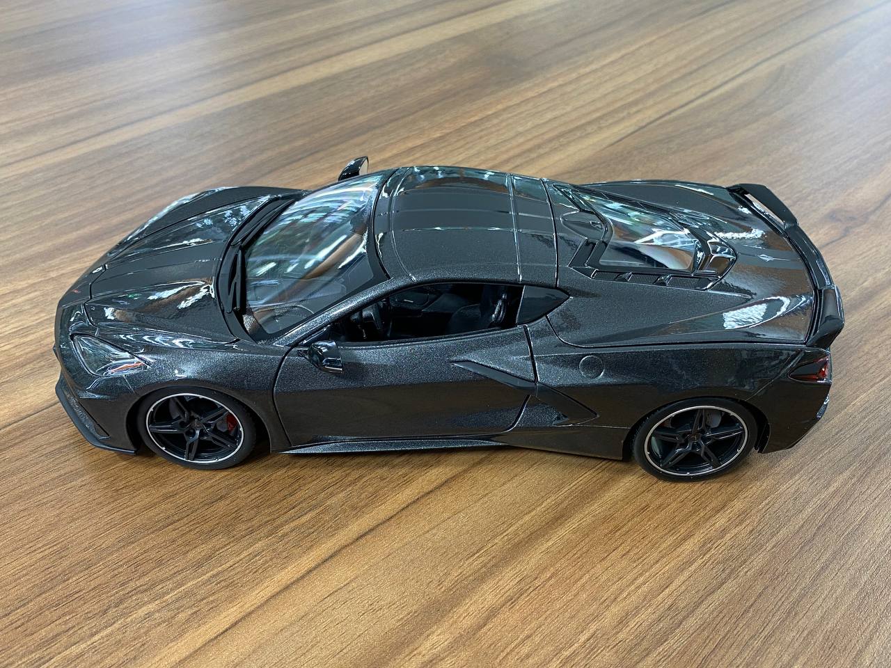 1/18 Diecast Maisto Chevrolet Corvette Stingray Coupe 2020 Grey
