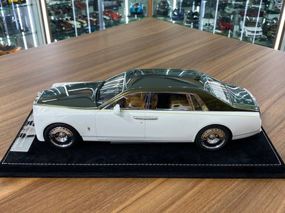 1:18 Resin Model - H&H Rolls Royce Phantom Extended Wheelbase II (White/Gold)
