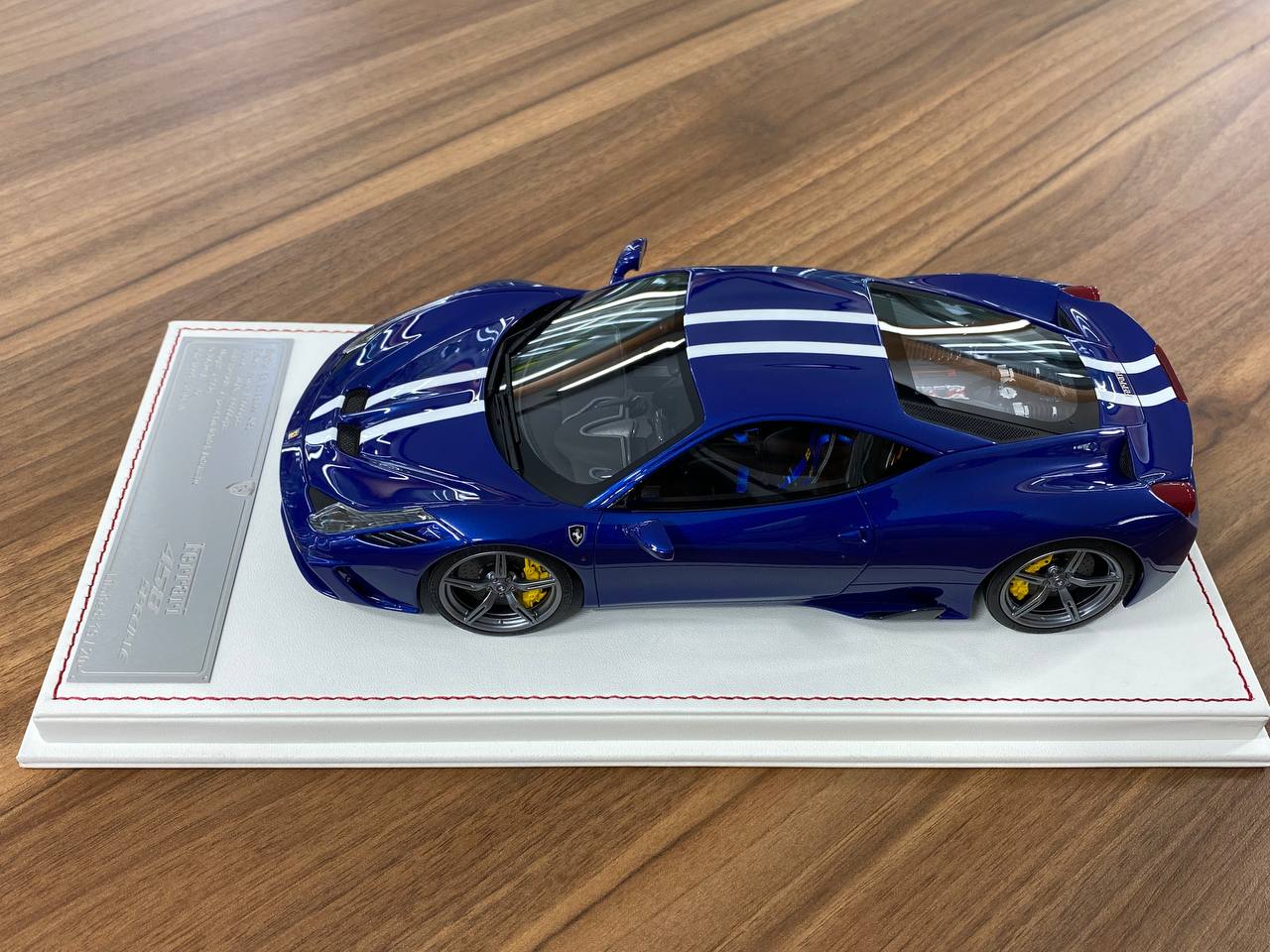 1:18 Resin Model - Ferrari 488 Speciale by Davis & Giovanni (Candy Blue with Blue & White Stripe)
