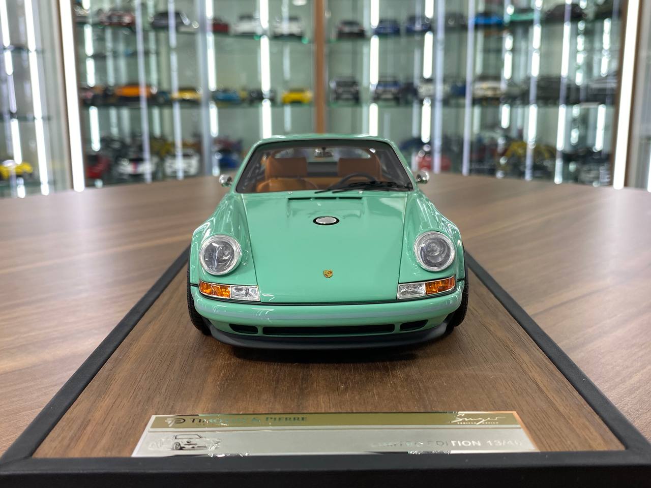 1/18 Porsche Singer 911 Timothy & Pierre in Tiffany